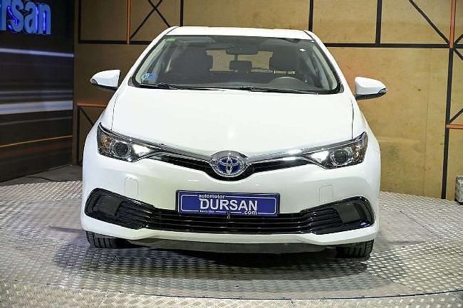 Usado Toyota Auris Hybrid Business Edition 140 CV (102 kW) 2017 Blanco Utilitario