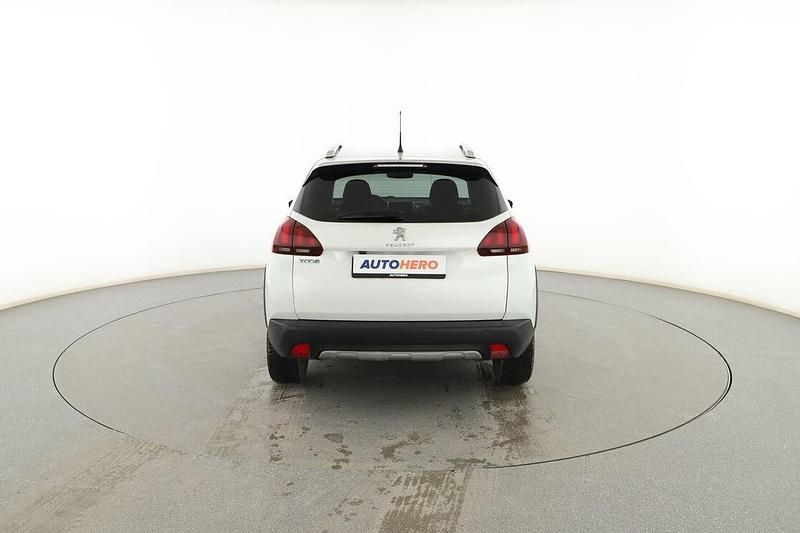 Usado Peugeot 2008 Allure 102 CV (75 kW) 2019 Blanco SUV