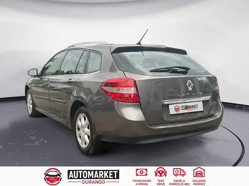 Usado Renault Laguna III 130 CV (95 kW) 2010 Gris / plata Familiar