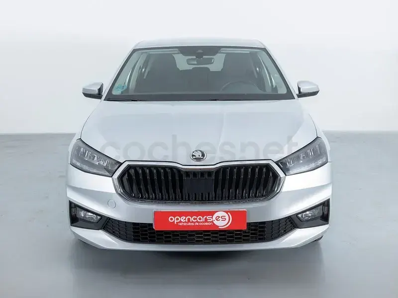 Usado Skoda Fabia Selection 95 CV (69 kW) 2025 Gris / plata Utilitario
