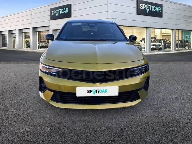 Usado Opel Astra 180 CV (132 kW) 2025 Amarillo Utilitario