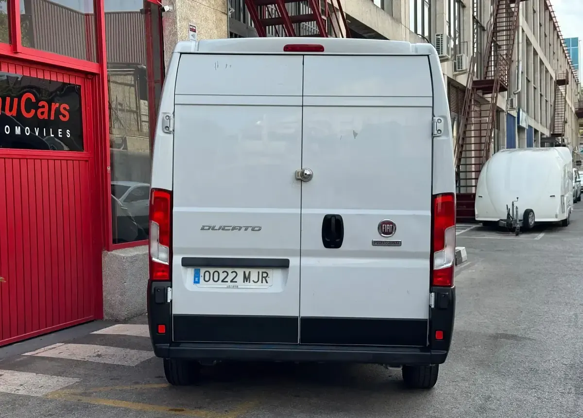 Usado Fiat Ducato Easy 140 CV (102 kW) 2023 Blanco Van
