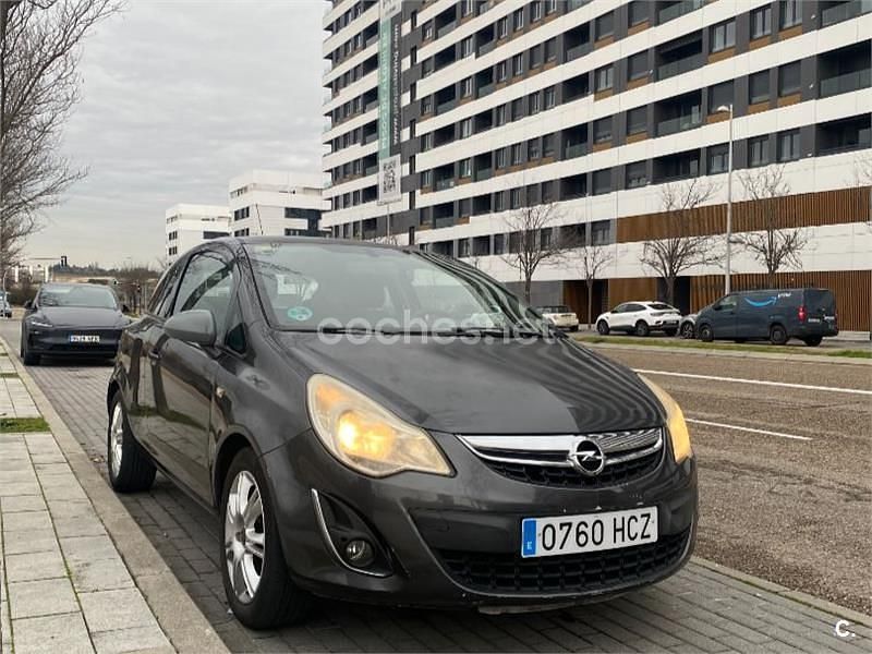 Gris / plata Usado 2011 Opel Corsa Berlina | 1850 € (Super precio) - Imagen 1/4