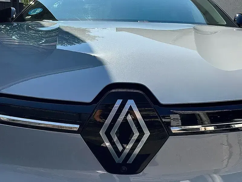 Usado Renault Mégane Iconic 161 kW (219 CV) 2022 Gris Berlina