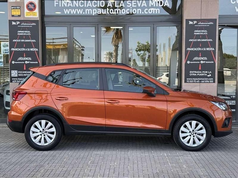 Usado Seat Arona Ecomotive 95 CV (69 kW) 2018 Naranja SUV