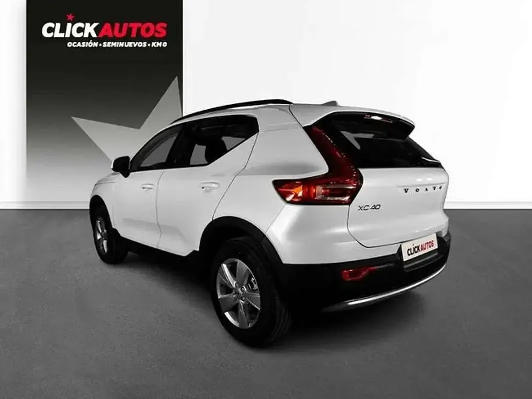 Usado Volvo XC40 131 CV (96 kW) 2024 Blanco SUV
