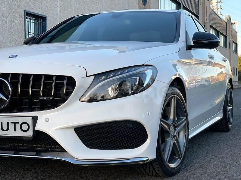 Usado Mercedes C220 AMG line 170 CV (125 kW) 2016 Blanco Berlina