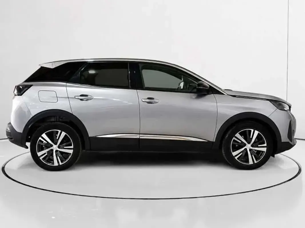 Usado Peugeot 3008 Allure 131 CV (96 kW) 2024 Gris SUV
