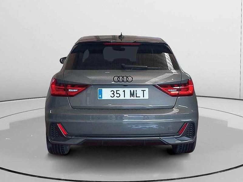 Usado Audi A1 S-Line 95 CV (69 kW) 2023 Gris SUV