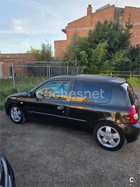 Usado Renault Clio II Expression 98 CV (72 kW) 2003 Negro Berlina