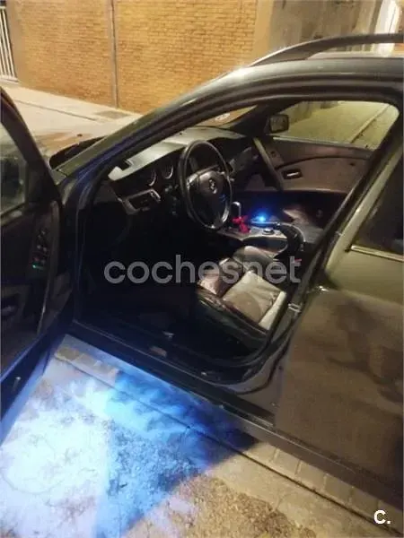 Usado BMW 525 163 CV (119 kW) 2005 Azul Familiar