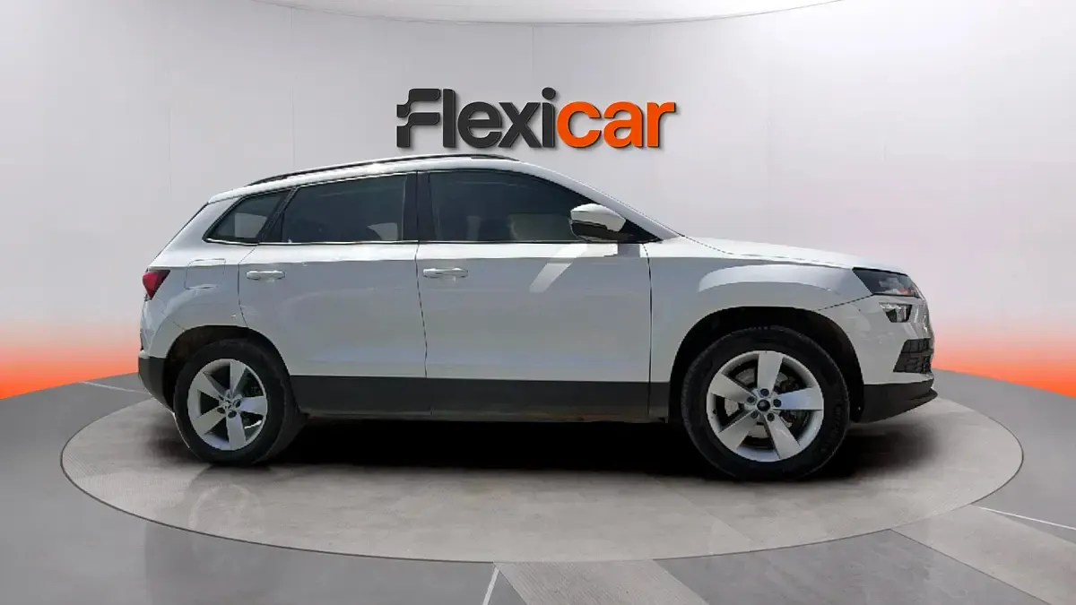 Usado Skoda Karoq Ambition 150 CV (110 kW) 2020 Blanco SUV