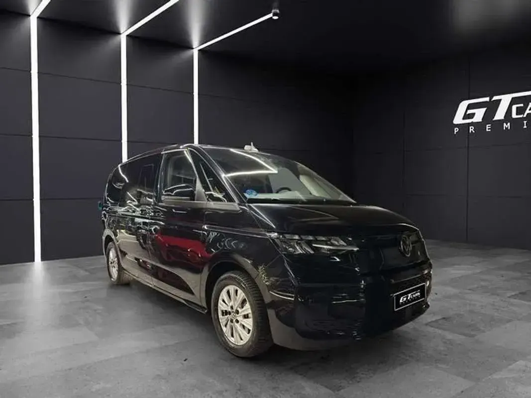 Usado VW Multivan 177 CV (130 kW) 2025 Negro Monovolumen