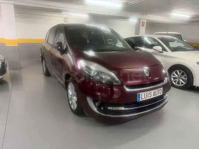 Usado Renault Grand Scénic III Privilege 130 CV (95 kW) 2012 Granate Monovolumen