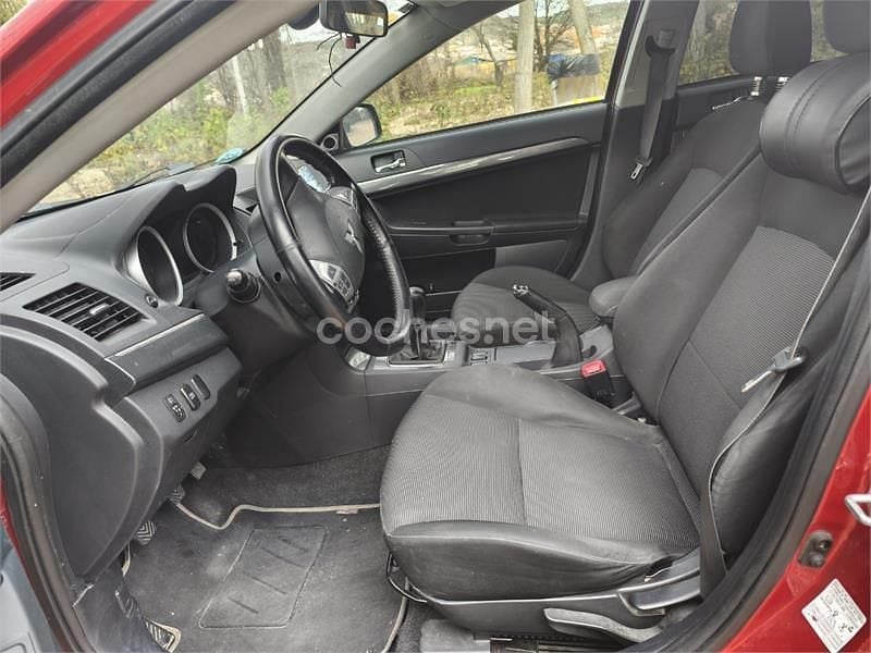 Usado Mitsubishi Lancer Sportback Inform 143 CV (105 kW) 2010 Granate Berlina