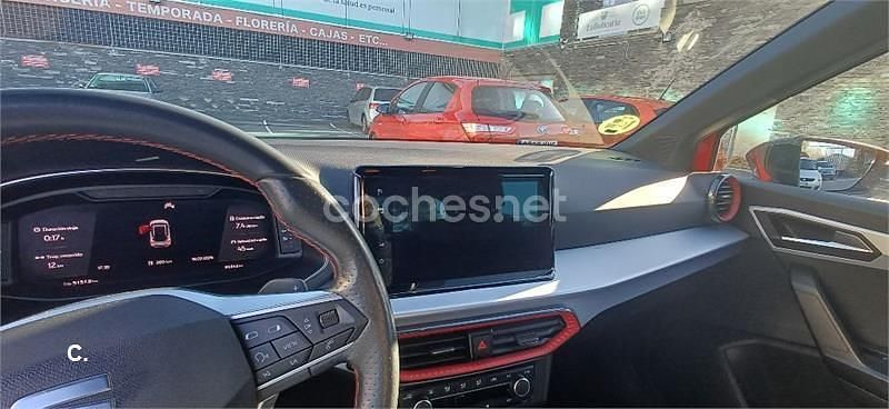 Usado Seat Arona FR 110 CV (80 kW) 2022 Rojo SUV