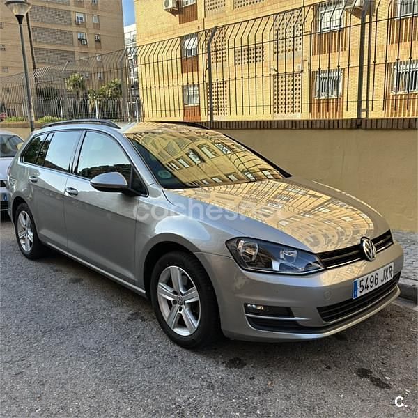 Usado VW Golf VII Advance 110 CV (80 kW) 2017 Gris / plata Familiar