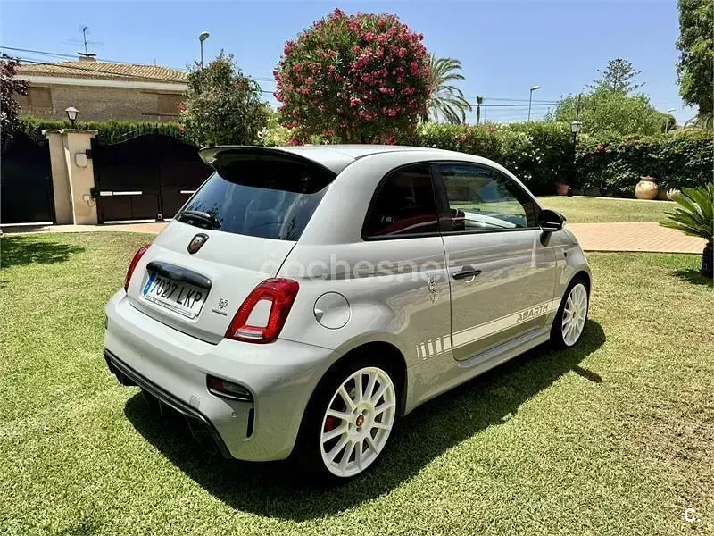 Usado Abarth 595 Esseesse 180 CV (132 kW) 2021 Gris / plata Berlina