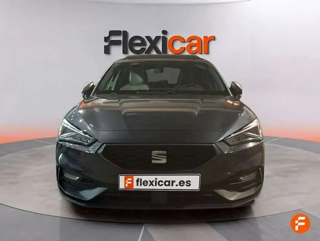 Usado Seat Leon FR 150 CV (110 kW) 2022 Azul Utilitario