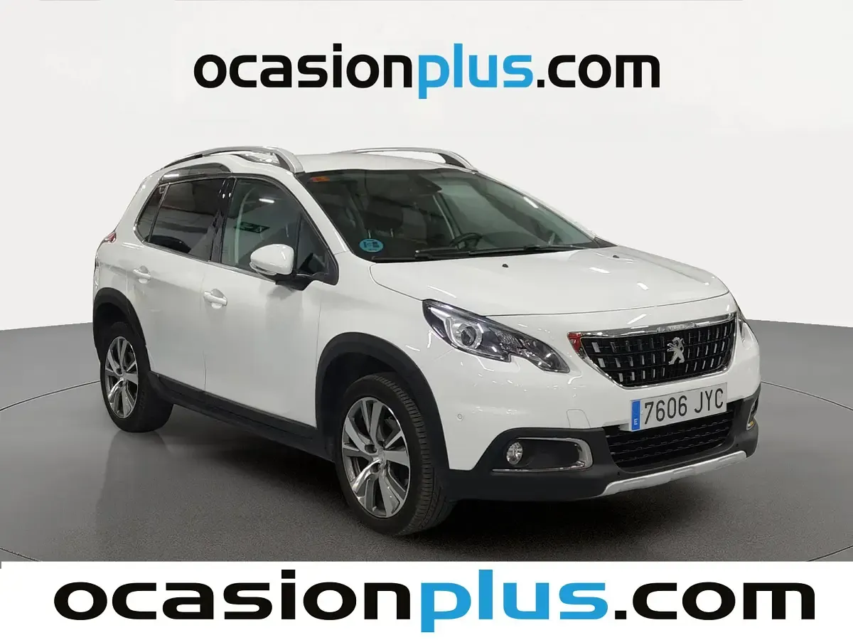 Usado Peugeot 2008 Allure 120 CV (88 kW) 2017 Blanco SUV