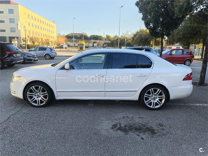Blanco Usado 2010 Skoda Superb Elegance Berlina | 3000 € (Super precio) - Imagen 1/4