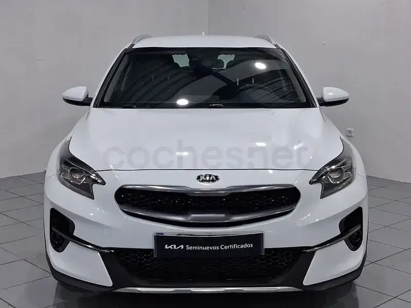 Usado Kia XCeed 136 CV (100 kW) 2022 Blanco SUV