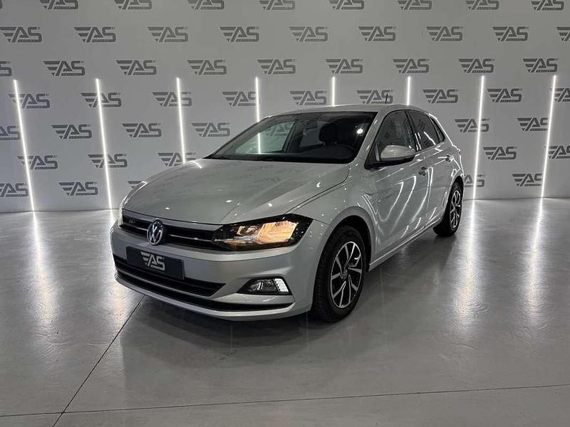 Usado VW Polo 75 CV (55 kW) 2018 Gris Utilitario