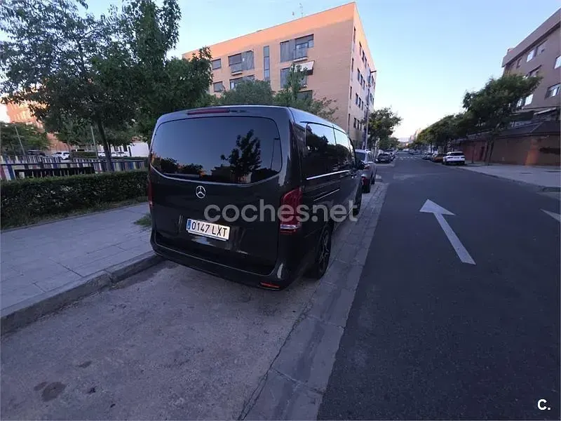 Usado Mercedes V220 163 CV (119 kW) 2022 Negro Monovolumen