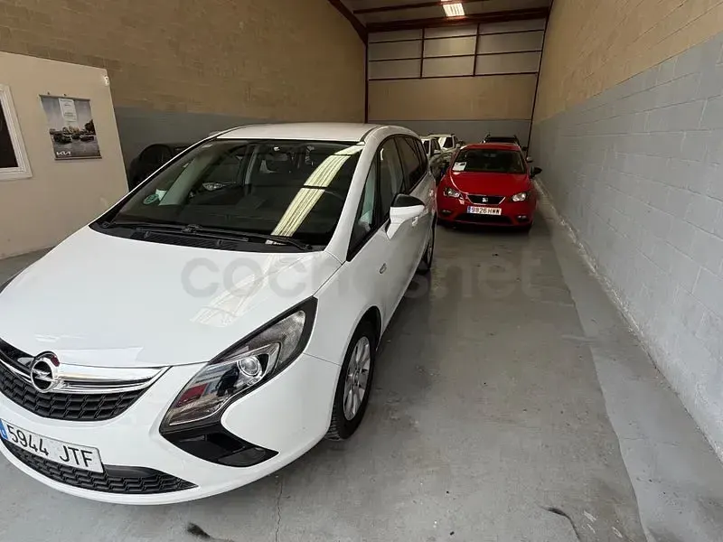 Usado Opel Zafira Tourer Expression 120 CV (88 kW) 2016 Blanco Monovolumen