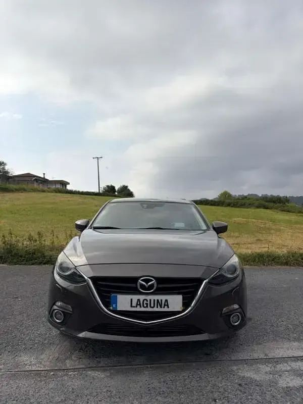 Usado Mazda 3 Luxury 150 CV (110 kW) 2016 Gris Utilitario