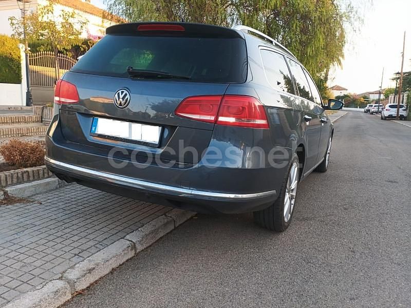 Usado VW Passat Highline 170 CV (125 kW) 2011 Gris / plata Familiar