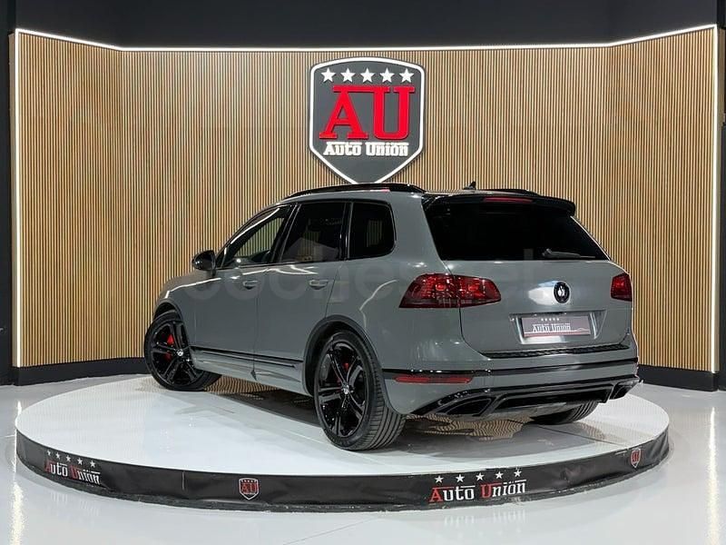 Usado VW Touareg 262 CV (192 kW) 2017 Gris / plata SUV