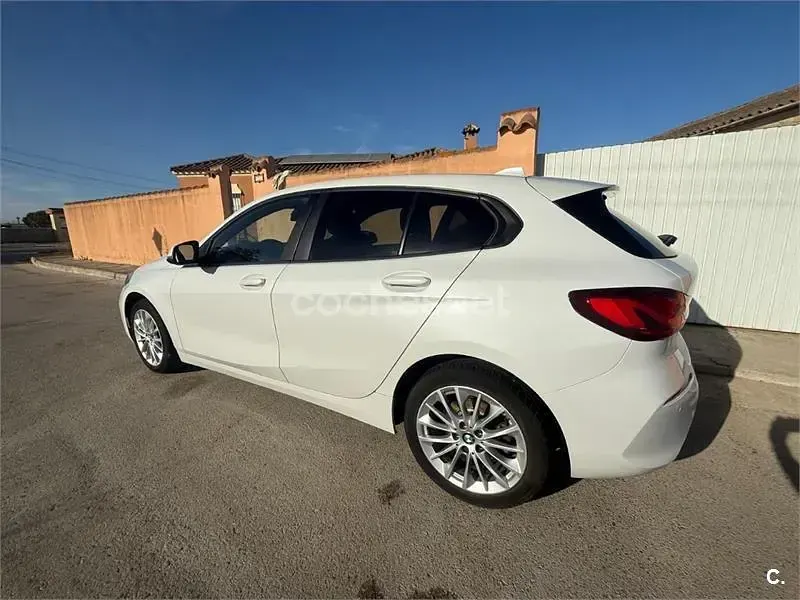 Usado BMW 118 150 CV (110 kW) 2021 Blanco Berlina