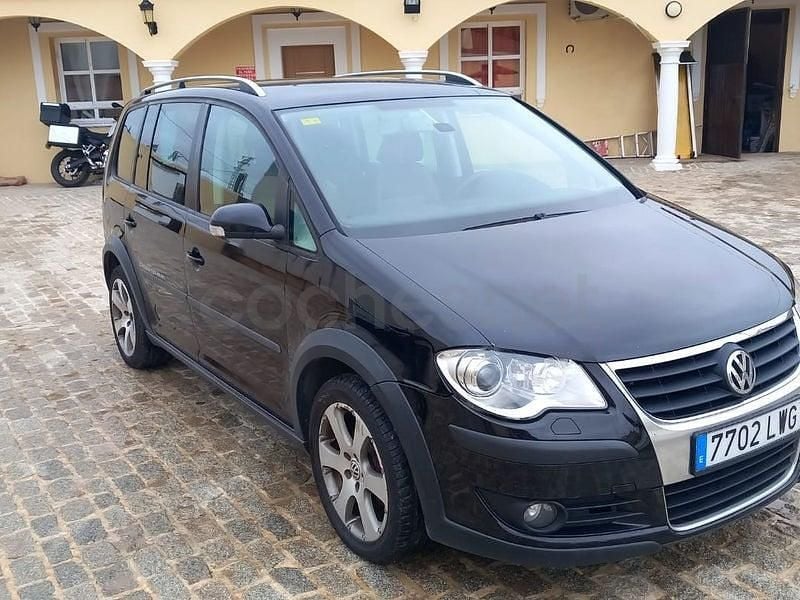 Usado VW Touran Highline 140 CV (102 kW) 2007 Negro Monovolumen