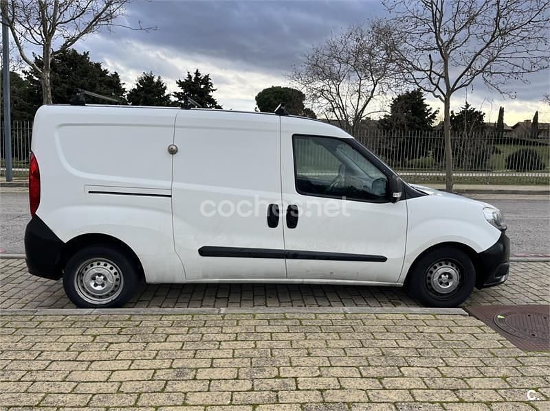 Usado Fiat Doblò 105 CV (77 kW) 2012 Blanco Monovolumen