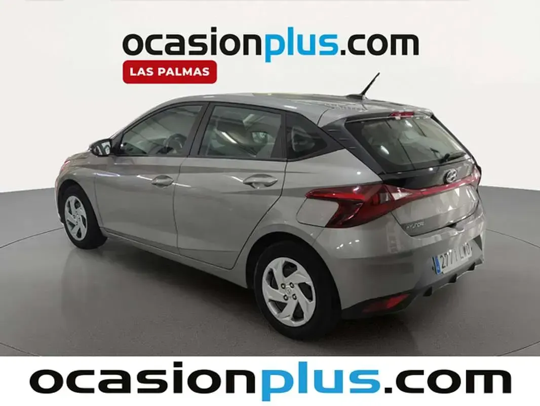 Usado Hyundai i20 84 CV (61 kW) 2022 Gris Utilitario