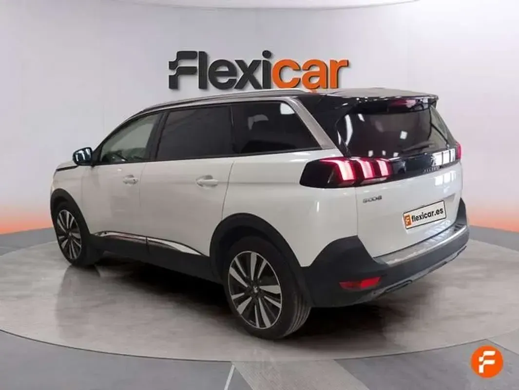 Usado Peugeot 5008 Allure 131 CV (96 kW) 2019 Blanco SUV