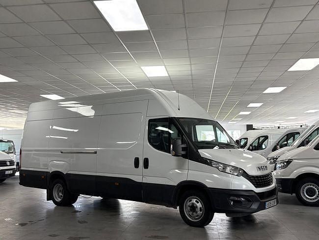 Usado Iveco Daily 180 CV (132 kW) 2022 Blanco Berlina