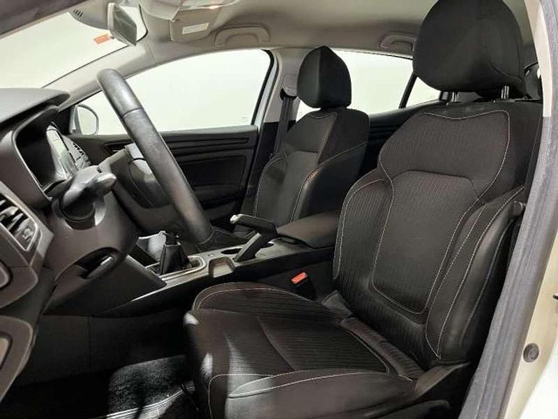 Usado Renault Mégane GrandTour Zen 116 CV (85 kW) 2019 Blanco Familiar