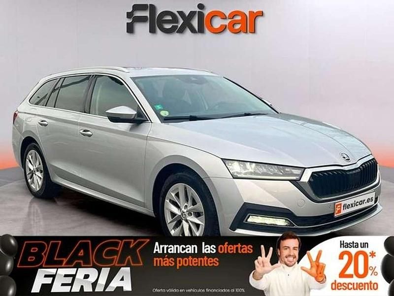Gris Usado 2022 Skoda Octavia Ambition Utilitario | 17.550 € (Precio justo) - Imagen 1/4