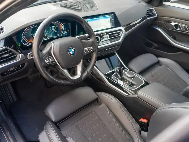 Usado BMW 320 Sport Line 184 CV (135 kW) 2022 Gris / plata Berlina