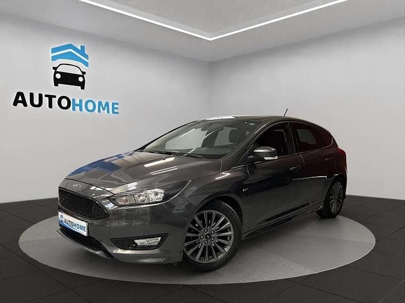 Usado Ford Focus Titanium 150 CV (110 kW) 2018 Gris Utilitario