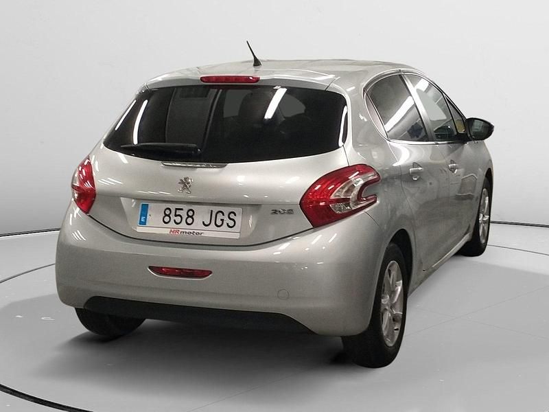 Usado Peugeot 208 Style 83 CV (61 kW) 2015 Gris Utilitario