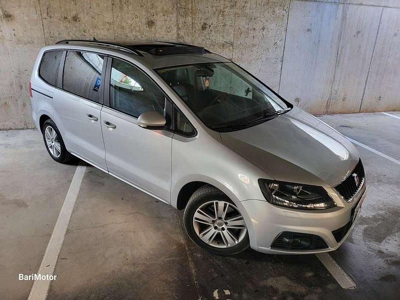 Usado Seat Alhambra I-Tech 139 CV (102 kW) 2014 Gris Monovolumen