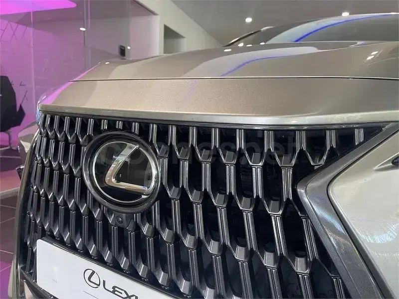 Usado Lexus NX350h Executive Line 242 CV (177 kW) 2022 Gris / plata SUV