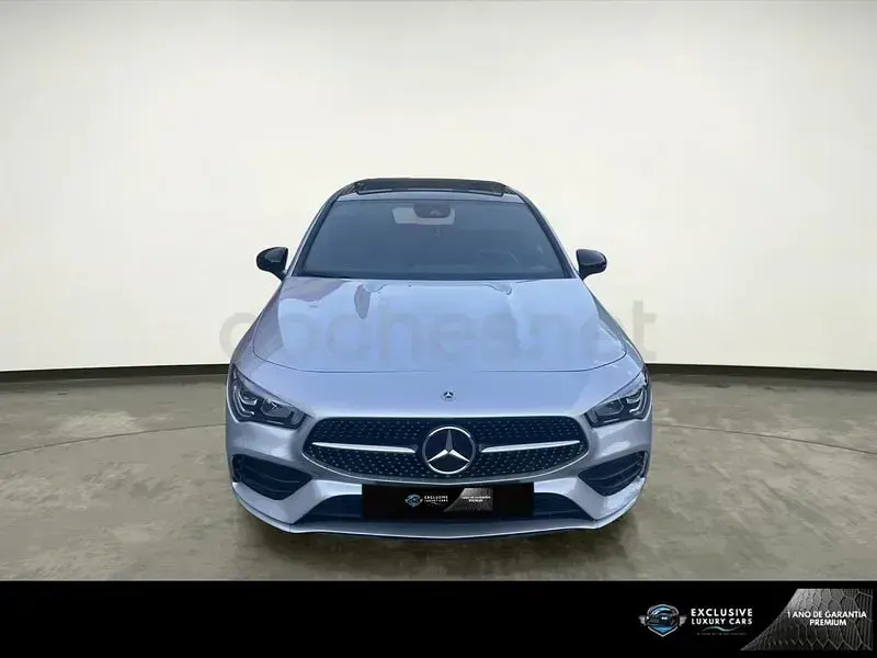 Usado Mercedes CLA250e Shooting Brake 224 CV (164 kW) 2023 Gris / plata Familiar
