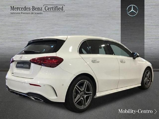 Usado Mercedes A180 AMG line 136 CV (100 kW) 2025 Blanco polar