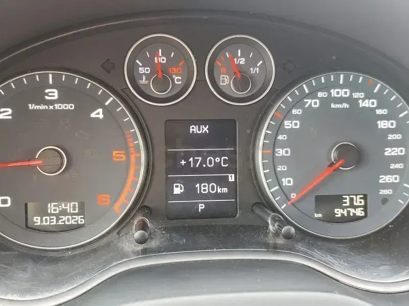 Usado Audi A3 Sportback Ambiente 105 CV (77 kW) 2011 Gris / plata Utilitario