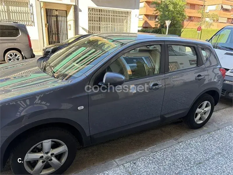 Usado Nissan Qashqai Acenta 115 CV (84 kW) 2007 Gris / plata SUV