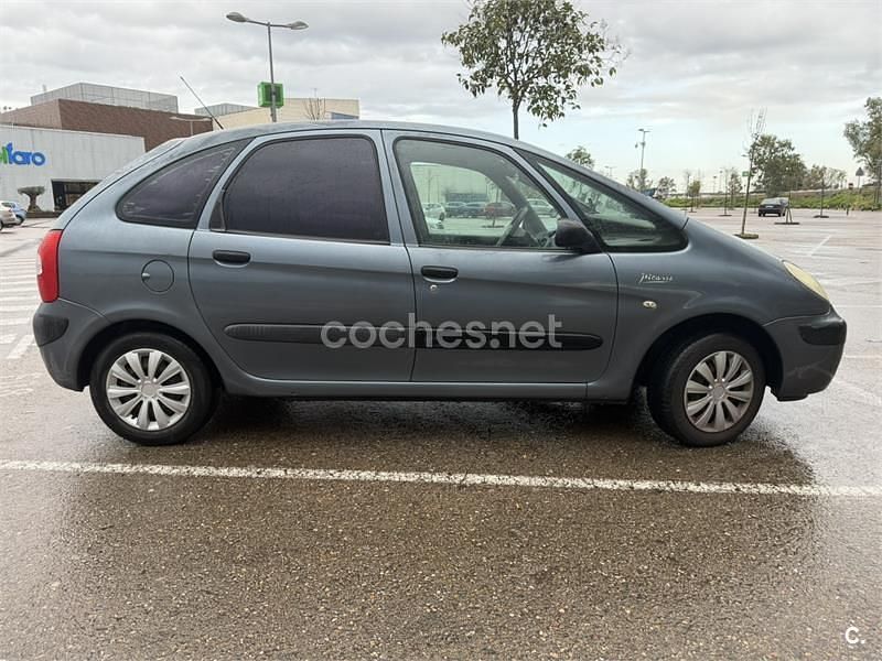Usado Citroën Xsara Picasso Exclusive 92 CV (67 kW) 2007 Gris / plata Monovolumen